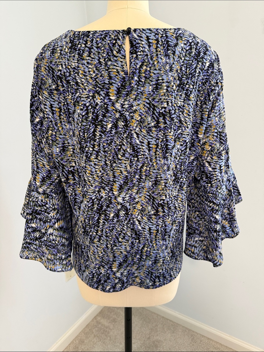 Kasper Women’s Blue Patterned Ruffle Sleeve Top SZXL - Picture 2 of 16